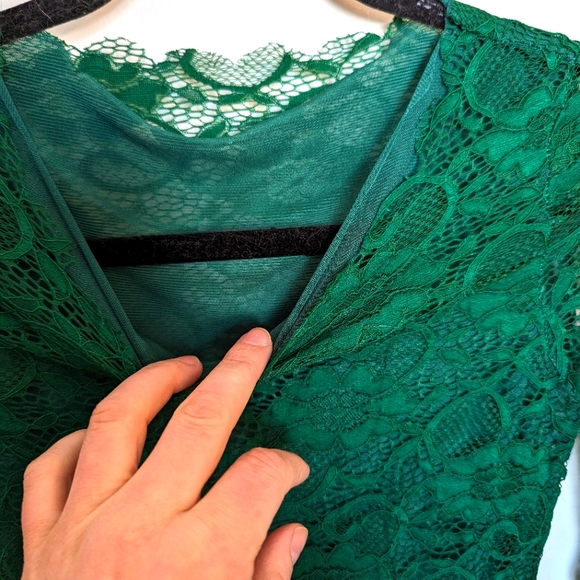 Woman's Lace Top - Picture 4 of 6